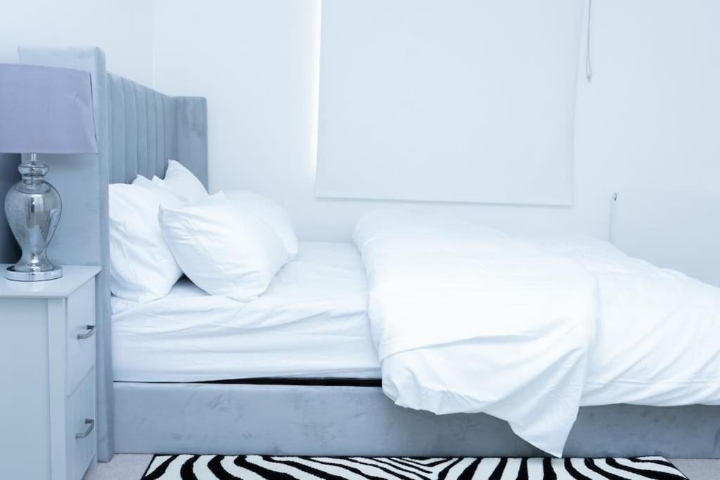 1 Bed Luxury Comfortable Apt 런던 외부 사진