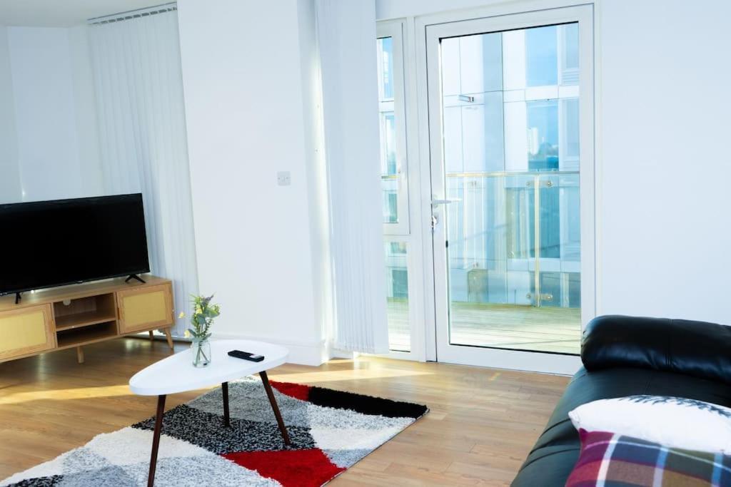 1 Bed Luxury Comfortable Apt 런던 외부 사진